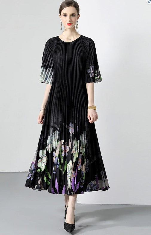 New Pleated Long Summer Women Dress O-Neck Lace-up Belt Print Loose Large Size